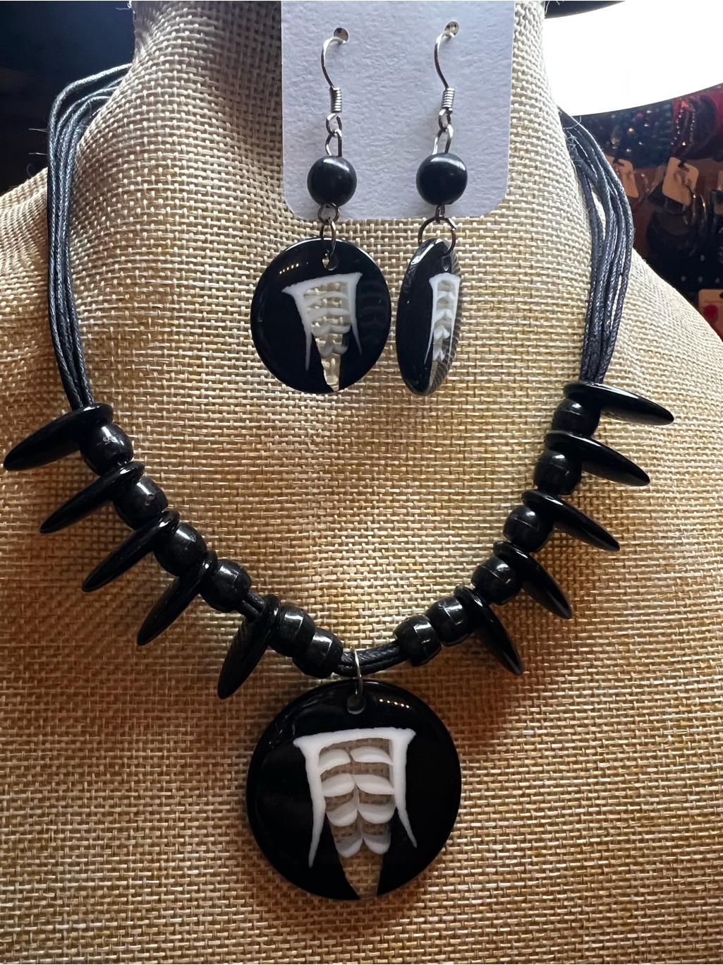 Black And White Accent Necklace & Earring Set